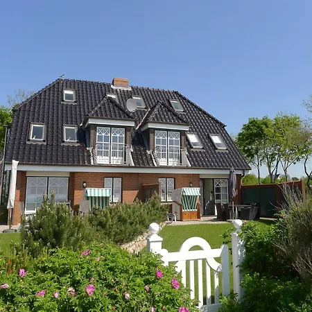 Hues Strandleev 2 Holiday home Wyk auf Foehr